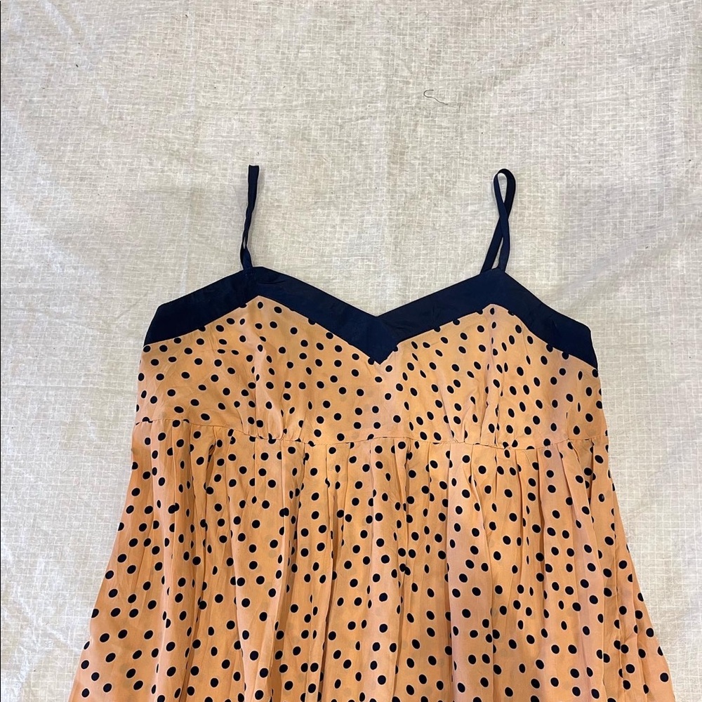 Peach dress with sweetheart neckline - Picture 9 of 10